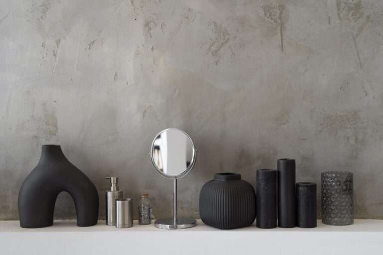 mirror-vases-background-zoom-calls-min